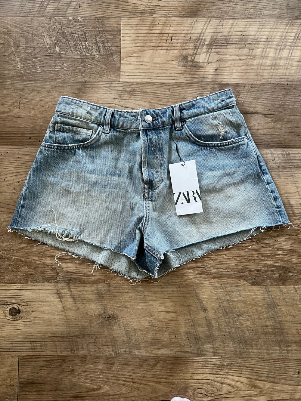 NWT ZARA z1975 Mid Rise Ripped Denim Blue Jean Shorts 6